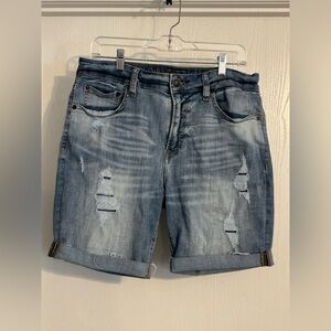 American Eagle Men’s denim shorts size 32